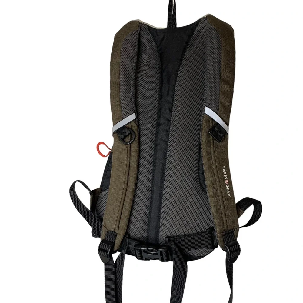 SWISSGEAR‎ Brown & Beige CP109 Middle Fork Hydration Hiking Back Pack